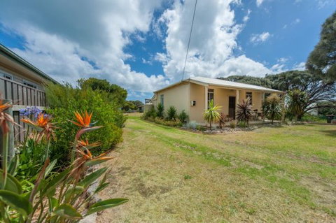 Anderl's Beach Cottage - Tourism TAS 1