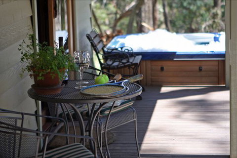 Mirkwood Forest Self-Contained Spa Cottages - Tourism TAS 1