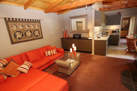 Mirkwood Forest Self-Contained Spa Cottages - Tourism TAS 2