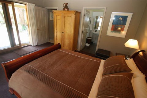 Mirkwood Forest Self-Contained Spa Cottages - Tourism TAS 3
