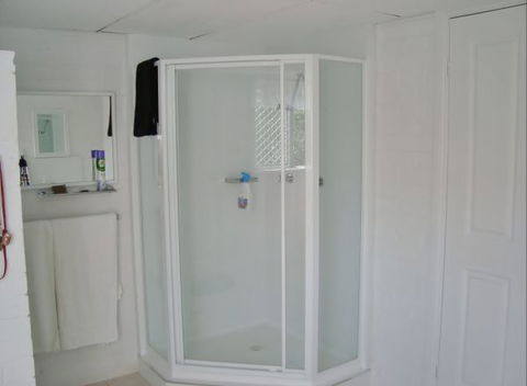 The White House - Shellharbour Village - Tourism TAS 5
