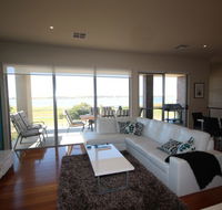 LJ Hooker Goolwa Holiday Rentals - 42 Underwood Avenue Goolwa Beach - Tourism TAS