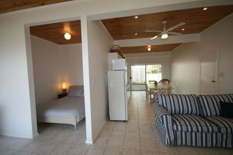 LJ Hooker Goolwa Holiday Rentals - 42 Underwood Avenue, Goolwa Beach - Tourism TAS 7
