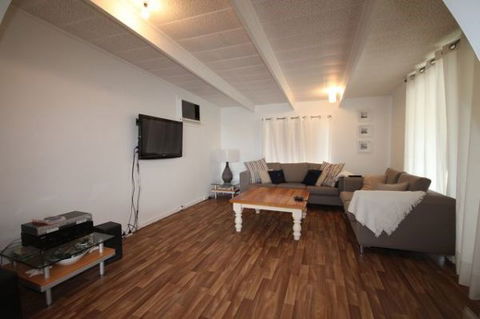 LJ Hooker Goolwa Holiday Rentals - 42 Underwood Avenue, Goolwa Beach - Tourism TAS 10