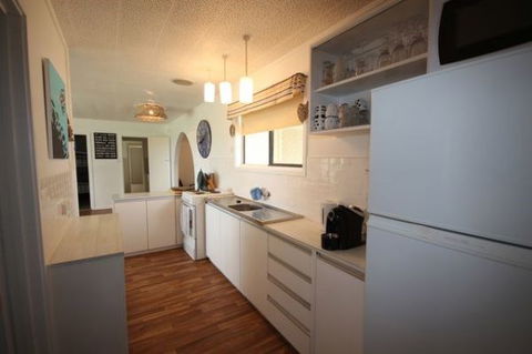 LJ Hooker Goolwa Holiday Rentals - 42 Underwood Avenue, Goolwa Beach - Tourism TAS 11