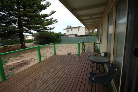 LJ Hooker Goolwa Holiday Rentals - 42 Underwood Avenue, Goolwa Beach - Tourism TAS 15