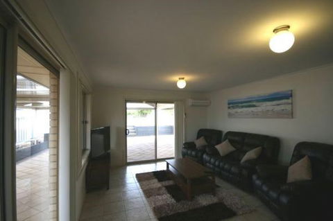 LJ Hooker Goolwa Holiday Rentals - 42 Underwood Avenue, Goolwa Beach - Tourism TAS 22