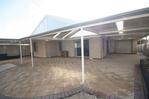 LJ Hooker Goolwa Holiday Rentals - 42 Underwood Avenue, Goolwa Beach - Tourism TAS 23