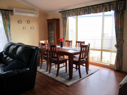 Annies Rest - Tourism TAS 2