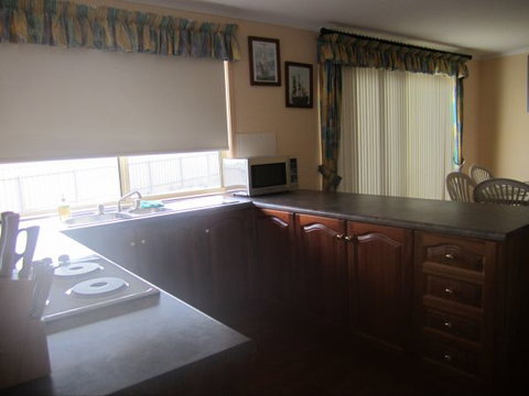 Annies Rest - Tourism TAS 3