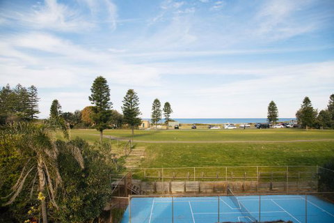 Reef Resort Apartments - Tourism TAS 3