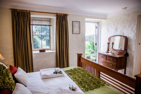 Sunnyside Cottage - Hobart Tourism 0