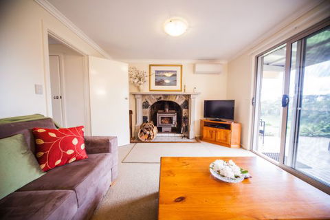 Sunnyside Cottage - Hobart Tourism 5