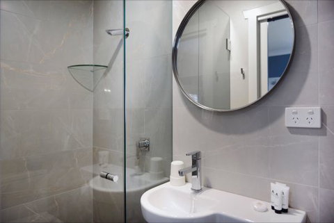 The Maisonette Hotel - Tourism TAS 7