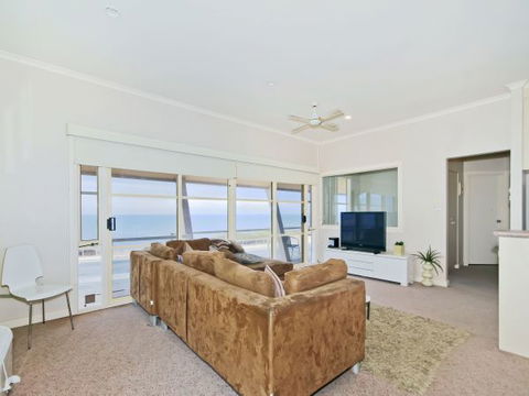 Century 21 SouthCoast: Salt - Hobart Tourism 2