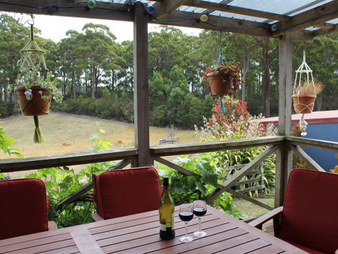 Eagle's Roost Farmstay B&B - Tourism TAS 3