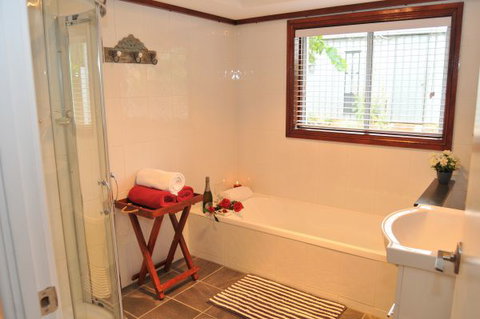 Ellenor Ivy Cottage - Tourism TAS 3