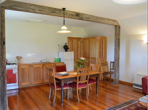 Herons Rise Vineyard Accommodation - Tourism TAS 2