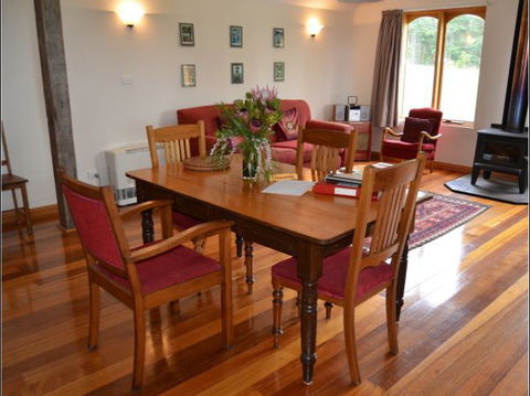 Herons Rise Vineyard Accommodation - Tourism TAS 5