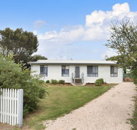 Beachside Holiday Hut