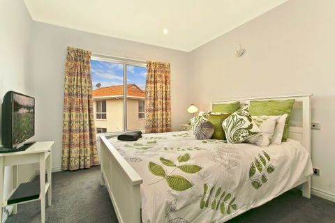 SALT Waterfront Apartment - Tourism TAS 6
