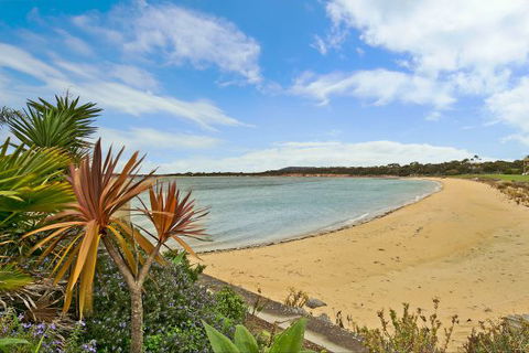 SALT Waterfront Apartment - Tourism TAS 9