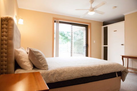 Unit 2 - Tourism TAS 7