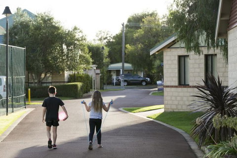 Amalfi Resort - Tourism TAS 7