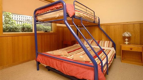 Apollo Bay Backpackers Lodge - Tourism TAS 2