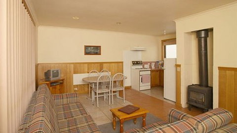 Apollo Bay Backpackers Lodge - Tourism TAS 4