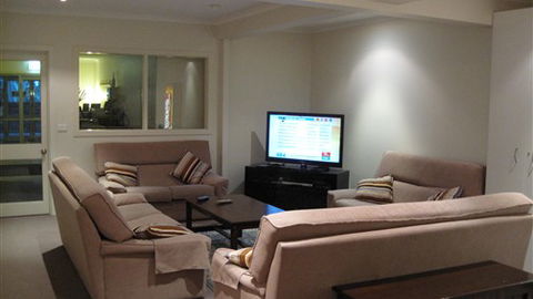 Ajax Ski Club - Tourism TAS 7