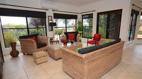 DeLuca - Tourism TAS 2