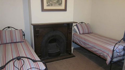 Abaleen House - Tourism TAS 3