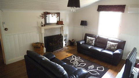 Goldfields Cottage - Hobart Tourism 7