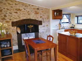 Georgie's Cottage - Hobart Tourism 1