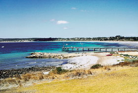 Loverings White House - Emu Bay - Tourism TAS 2