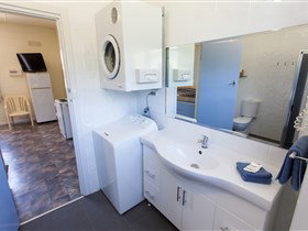 Modra's Apartments Tumby Bay - Tourism TAS 1