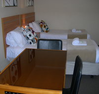 3 Sisters Motel  Cottage - Tourism TAS