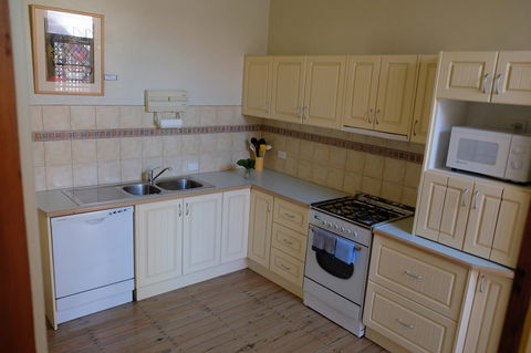 A Colourcity Apartments - Tourism TAS 4