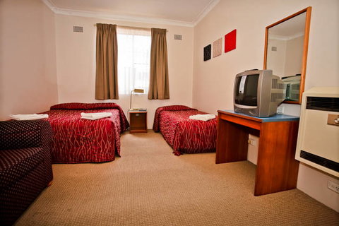 Abbotsleigh Motor Inn - Tourism TAS 5