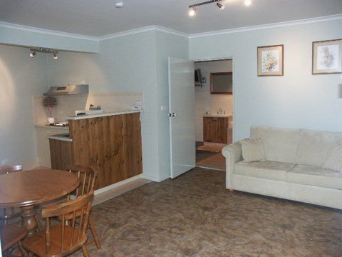 Abbotswood Motor Inn - Tourism TAS 4