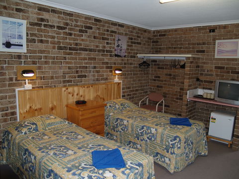 Acacia Snowy Motel - Hobart Tourism 9