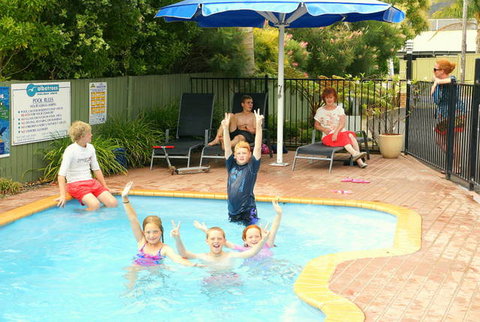 Albatross Holiday Units - Tourism TAS 5