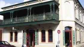 Adelaide's Shakespeare Backpackers International Hostel - Tourism TAS 2