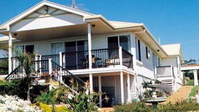 Loverings White House - Emu Bay - Tourism TAS 3