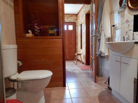 Bet's Bed And Breakfast Studio - Tourism TAS 9