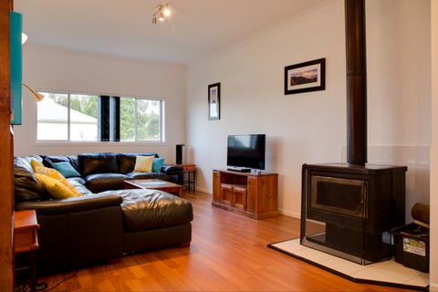 Sapphire Cottage - Tourism TAS 11
