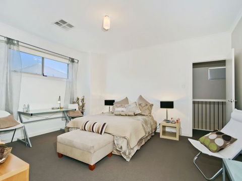 Century 21 SouthCoast: The Residence - Tourism TAS 3