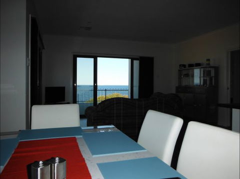 Coastal Getaway - Hobart Tourism 1