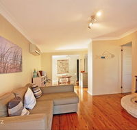 Hayes Beach House - Hobart Tourism
